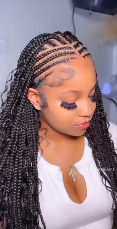 Fulani Braids Inspiration, Fees In Braids, Graduation Braids Hairstyles, Funlaini Braids, Braids For Light Skin Women, Braided Hair With Curls, Cainrow Hairstyles, Hair Styles Cornrows, Zig Zag Fulani Braids