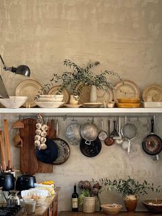 Kitchen in Puglia home in mediterranean style Dapur Rustic, Dream House Decor, Pots And Pans, Rustic Kitchen, Dream Home Design