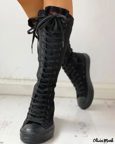 Fantasy Make-up, Tall Lace Up Boots, Canvas Boots, Fashion Materials, Grunge Goth, Long Boots, Trend Fashion, Lace Up Ankle Boots, On The Side