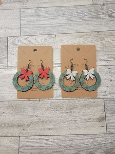 Handpainted Christmas wreath earrings lasercut from lightweight baltic birch wood. Wood Christmas Earrings, Christmas Wreath Earrings, Wreath Earrings, Christmas Magnet, Laser Ideas, Floppy Disk, Cat Pumpkin, Wood Christmas, Christmas Earrings