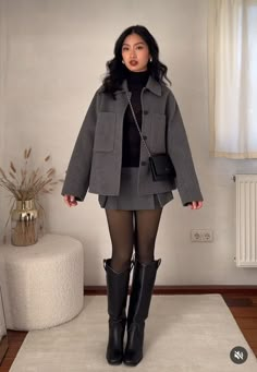 Winter Travel Outfit Casual, Chic Winter Outfits 2024 Women, Outfits For Japan Winter, Seoul Korea Outfit, Winter Outfits Cold Dress, Winter Outfits Formal Classy, Taiwan Ootd Winter, Seoul Outfits Winter, Cute Winter Travel Outfits