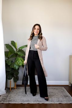 Business Casual Capsule Wardrobe, Business Formal Outfit, Business Casual Capsule, Casual Capsule Wardrobe, 20 Outfits, Outfits For Work, Coat Women Fashion, Winter Capsule Wardrobe, Push Ups