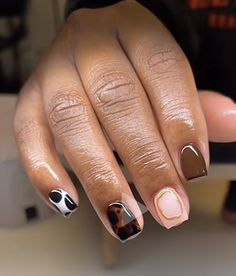 Natural Nail Color With Designs, Fall Nails Black Women Short, Short Vacation Nails Black Women, Short Gel Manicure Ideas, Gel Nails Black Women, Short Nails For Black Women, Short Nail Designs 2024, Gel Nail Designs Natural Nails, Nude Short Nails Ideas