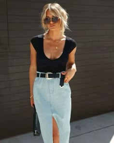 outfits black 30 Women Fashion Style, What To Wear To An Art Show, Louisville Outfits, Casual Date Night Outfit Spring 2024, Casual Curvy Outfits, Spring Evening Outfit, Barcelona Street Style, Denim Styling, Fest Outfits