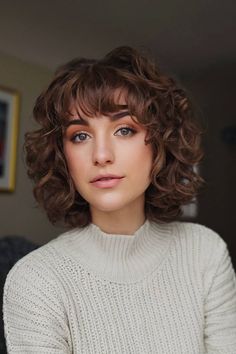 trendy short curly haircut for women Wavy Short Hair, Soft Bouncy Curls, Hairstyle Highlights, Short Curly Cuts, Subtle Layers, Short Shaggy Haircuts, Pixie Cut With Undercut, Pixie Cut With Bangs