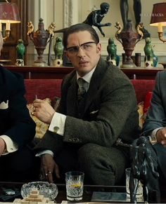 Tom Hardy Legend Movie on Kray Twins London Gangsters ❤🥀 Middle Child, Business Casual Men, Series Movies, On Set