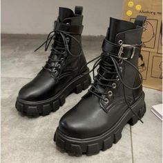 Pinterest Pretty, Grunge Boots, Glam Life, Sophisticated Fashion, Dr Shoes, Pu Boots, Ankle Boots For Women, Dressing Style, Work Place