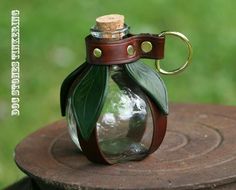 Steampunck bottle Winchester Va, Cosplay Diy, Fantasy Costumes, Fantasy Aesthetic, Leather Projects, Pixie Dust, Fantasy Clothing, Fantasy Fashion, Larp