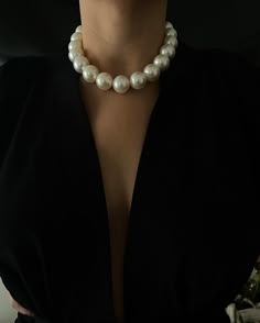 ⚡️This Big Pearl Necklace will be the complementary piece for your elegant dresses. When you use it with your daily clothes, it will be the star part of your outfit. ⚡️Trendy Neckalce will attract attention with its vibrant colors. ⚡️The minimalist Necklace are a great idea as a birthday gift, anniversary gift, best friend gift, new mom gift! ☑️Product features: ⚡️1. Quality Glass is Pearl ⚡️Does not cause allergies ⚡️It's shiny ☑️ SHIPPING USA:3-5 Business Days EU: 4-6 Business Days UK:4-6 Buss Giant Pearl Necklace, Luxury Refined Round Pearl Necklace, Pearl Necklace Black Dress, Luxury Formal Baroque Pearl Necklace, Elegant Pearl White Beaded Necklace With Clavicle Chain, Classic Pearl White Jewelry For Party, Round Pearl Chain Necklace For Parties, Elegant White Choker Necklace, Elegant White Choker With Clavicle Chain