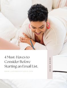 a woman laying on top of a bed writing in a notebook with the title how to become a virtual assistant