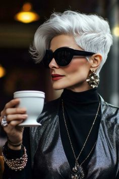 How to Navigate the Process: Your Ultimate Guide to White Hair Care at 50 - Fabulous Ever After Short Grey Hair Over 50, Stylish Over 50, White Short Hair, Natural White Hair, Edgy Short Haircuts, Silver White Hair, Grey Hair Over 50, Short Silver Hair, Edgy Haircuts