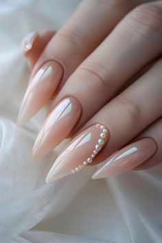 Nails With Pearl, Wedding Day Nails, Bridal Nails Designs, Peach Nails, Classy Nail Designs, Summer Nail Art, Pale Peach, Pearl Nails, Wedding Nails Design