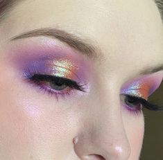 Multichrome Eyeshadow, Funky Makeup, Duochrome Eyeshadow, Pretty Eye Makeup, Simple Look, Eye Makeup Designs, Creative Makeup Looks, Solar Wind, Eye Makeup Art