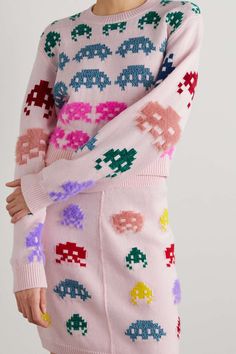 Video Game Fashion, Porter Bag, Pink Games, Summer Style Guide, Flat Dress Shoes, Retro Videos, Knitwear Fashion