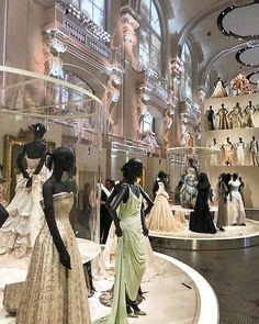 Victorian Birthday, Princess Coquette, Dior Girl, Fashion Jobs, Museum Fashion, Rich Girl Aesthetic, Model Lifestyle, Uptown Girl, Christian Dior Couture