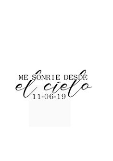 a black and white photo with the words me sonie desde noele on it