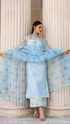 Straight Fit Suits Indian, Cotton Silk Suit Designs, Asthetic Suit Designs, Suit Designs Organza, Aesthetic Kurta Sets For Women, Suit Design For Stitching, Suit Inspo Women Indian, Aesthetic Suits For Women Indian, Organza Straight Kurti Designs