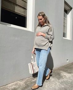 Classy Maternity Outfits, Maternity Jeans Outfit, Wide Leg Maternity Jeans, Best Maternity Jeans, Wide Leg Jeans Outfit, Maternity Chic