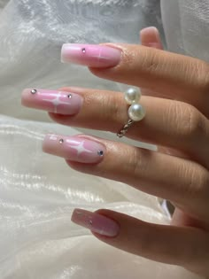 star desing w pearls <3 Nails With Stars, Clean Girl Era, Good Nails, Aura Nails, Milky Nails, Purple Acrylic Nails, Wow Nails, Purple Acrylic, Pink Aura