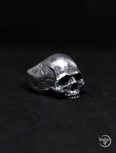 KAPALA RINGReady stock on Pewter materialSterling Silver 925 Made by orderShip from Jakarta, Indonesia.Standard shipping use DHL Global Mail takes 10 to 15 days.Express Shipping use DHL Express takes 4 to 7 working days.kindly chat me on conversation for any questionThanks for visiting my gallery. Collectible Silver Skull Ring With Oxidized Finish, Vintage Handmade Skull Ring, Silver Oxidized Skull Ring, Handmade Metal Skull Ring, Hand Cast Metal Skull Ring For Gift, Handmade Metal Skull Ring Collectible, Handmade Gothic Metal Skull Ring, Silver Skull Ring Nickel-free For Halloween, Symbolic Hand Cast Skull Ring