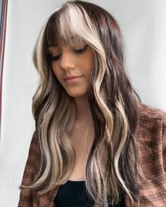 Brown And Blond Color Block Hair, Blond Highlights On Brown Hair With Bangs, Shag With Chunky Highlights, Mid Length Edgy Hair, Hair Dyed With Bangs, Blond Color Block Hair, Chunky Brown And Blonde Hair, Brown Hair With Blonde Sections