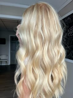 #brightblonde #livedinblonde #blondeinspo #balayage #babylights #brightblondehair Bright Blonde Winter Hair, Super Light Blonde Balayage, Long Hair With Highlights Blonde, Highlighted Blonde Hair With Low Lights, Highlights Inspo Blonde, Bright Blonde Inspo Hair, Golden Butter Blonde Hair, Strawberry Light Blonde Hair, Bree Shepard Hair