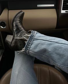 Cowboy Boots Aesthetic, The Inheritance Games, Cowboy Aesthetic, Classic Cowboy, Black Cowboy, Mens Cowboy, Fashion Industry