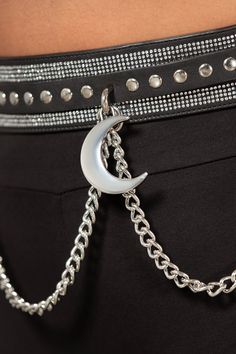 LUNA'S LEVITATION.- Faux leather belt.- Detachable chains.- Diamante and metal stud detailing.- Buckle closure.- Moon pendant details.- Closure measurements: XS-M 61cm-77cm. L-XXL 70cm-80cm. 3XL-4XL 81cm-94cm.With KILLSTAR branding, 100% PU. Imported. Moon Goddess Belt, Moon Belt, Wearable Accessories, Smallest Waist, Studded Belt, Faux Leather Belts, Moon Charm, Moon Pendant, Artificial Leather