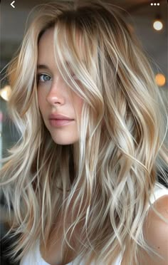 Bold Highlights For Blonde Hair, Blond Hair With Silver Highlights, Long Cool Blonde Hair, Highlights For Cool Toned Skin, Blonde Low Lights For Blonde Hair, Long Blonde Hair Inspiration, Long Balayage Hair Blonde, Hair Trend 2024 Women, Long Blonde Hair With Highlights