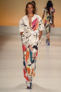 Forum - SPFW Summer 2015 - Photo by Zé Takahashi Coord Set Designs, Tropical Prints Pattern, Payal Khandwala, Brazilian Fashion, Fashion Design Ideas, Club L London, Resort Fashion, Fashion Show Images, Fashion Event