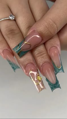 Nails Inspo Flowers, New Year Nails, Summer Nail Ideas, Girly Acrylic Nails, Simple Acrylic Nails, Short Square Acrylic Nails, Acrylic Nails Coffin Pink, Unique Acrylic Nails, Bling Acrylic Nails