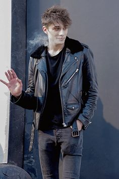 maxence-danet-fauvel | Tumblr Lucky Blue Smith, Estilo Punk, Black Leather Jacket, Leather Jacket Men, Leather Jackets, Leather Coat, Male Models, Leather Men