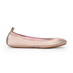 High on shine and high on style – our Samara Metallic Leather Ballet Flat is adored for its effortless elegance. Now featuring an upgraded memory foam footbed, it provides even more cushioned comfort and breathability without adding any extra weight. With our signature foldable styling, premium high-grade leather sock lining, and a supple suede midsole, the Samara ensures superior flexibility and softness with each step. Metallic leather upper; leather lining & sock Elastic top line for a slippe Foldable Ballet Flats, Elastic Top, Leather Socks, Leather Ballet Flats, Samara, Effortless Elegance, Pretty Shoes, Metallic Colors, Ballet Flat