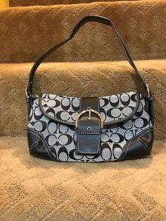 #fashion #aesthetic #bag #bagsandpurses #coach #vintage #vintagestyle #vintagefabric #fashionable #fashionstyle #fashiondesigner Y2k Bags Aesthetic, Bags 2000s, Bags Clairo, 2000s Bags, Aesthetic Bag, Vintage Coach Bags