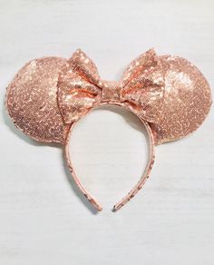 Rose Gold Ears with 1 inch headband. These ears are comparable to the ears sold in the parks. Gold Mickey Ears, Disney World Ears, Rose Gold Mickey Ears, Mouse Headband, Disney Box, Halloween Web, Disneyland Ears, Rose Gold Sequin, Velvet Pumpkins