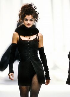 90s Goth Fashion, 1990 Style, Chica Cool, Helena Christensen, Black Clothing, Mode Vintage, Look Cool