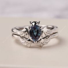 Bat Ring Jewelry, Bat Wedding Ring, Bat Engagement Ring, Obsidian Wedding Ring, Bat Symbolism, Wedding Ring With Band, Goth Wedding Ring, Ring With Band, Alexandrite Wedding Ring