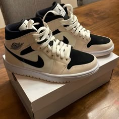 Color: Guava Ice/Black-Sail “Barely Orange” Size 7.5 Purchased From Stockx Worn Once! Small Scuff On Toe Box As Seen In Photo And Video. Can Be Easily Buffed Out. Beige Air Jordans, Neutral Shoes, Air Jordan 1 Mid, Nike Shoes Women, Black Cream, Jordan 1, Black Nikes, Nike Women, Nike Shoes