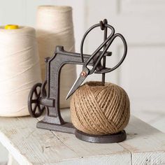 Sewing Machine Twine Holder with Scissors - Primitive Star Quilt Shop Twine Holder, Twine Balls, Farmhouse Fresh, Scissor Holders, Sewing Room Decor, Arts And Crafts House, Trendy Sewing, Vintage Sewing Machine, Rustic Farmhouse Style