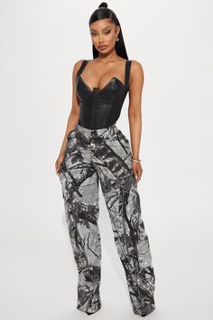 Grey Camo Pants Outfit, Grey Camo Pants, Camo Pant, Glam Closet, Camo Pants Outfit, Grey Cargo Pants, Fashion Nova Outfits, Camo Cargo Pants, Causal Outfits