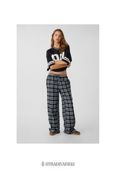 Mid-rise trousers featuring an elasticated waistband with adjustable drawstrings, side pockets and a straight, wide-leg design. Leg Design, Fitted Trousers, Trousers Women, Mid Rise, Wide Leg, Women's Fashion, Relaxed Fit, Trousers, Fashion Outfits