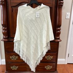 Beautiful Winwin Winter One Size Fits All Pull Over Shawl. White Knit Poncho, Lumberjack Plaid, Poncho Shawl, Poncho Cape, Poncho Sweater, Knitted Poncho, Shrug Sweater, Crochet Shawl, White Style