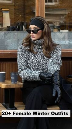 Timeless female old money winter fashion pics. Achieve effortless elegance with classic pieces that exude luxury and sophistication. Old Money Fashion, Money Fashion, Skandinavian Fashion, Corporate Style, Chique Outfits, Fashion Pics, Office Attire, Effortless Elegance