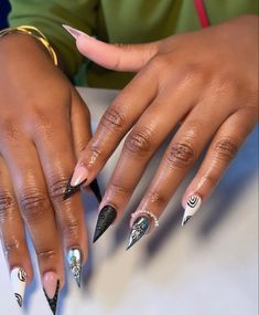 Cute Stelito Nails, Cute Nails Stiletto, Medium Stelito Nails, Short Nails Stiletto, Stellio Nails Designs, Stiletto Nails Designs Short, Lori Harvey Piercings, Short Stellos Nails Design