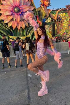 Electric Daisy Carnival Outfits, Freaknik Outfits, Look Da Festival, Cute Rave Outfits, Rave Outfits Women, Festival Fashion Outfit, Rave Outfits Men, Rave Fit, Rave Outfits Edc