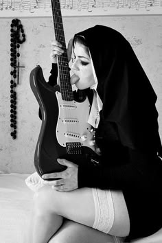 Gothic Beauty, Dark Photography, Black N White, Bad Habits, Heavy Metal, Electric Guitar, Express Yourself