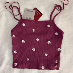 Brand New Daisy Crop Top From Pull&Bear Size S, Stretchy And Good Quality Material, Perfect To Get You Summer Ready Pieces Of Clothing, Cute Red Crop Top For Spring, Cute Crop Top, Cute Tops Aesthetic, Colorful Tops, Cute Tank Top Outfits, Summer Bar Outfits, Summer Work Outfits Office, Flowery Tops