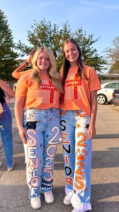 Senior Ring Ceremony Outfits, Senior Jeans Orange And Black, Senior Jeans Vinyl, Senior Hoco Jeans Ideas, Spirit Day Ideas Outfits, Painted Spirit Jeans, Senior Overalls 2025