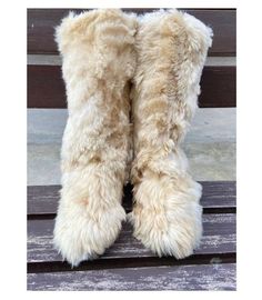 Beige Alpaca fur boots - Rubber sole alpaca boots from Peru - unisex boots - winter boots - fur boots - furry boots The unisex Luxurious Alpaca Fur boots keep your feet nice and cozy even on the most blustery winter's eve. These fur boots are very well made, ensuring they will last for years. These alpaca boots are made from the finest Alpaca fur and are guaraunteed to keep ones feet warm this winter. Material: Alpaca outer, sheepskin wool lines the inside, rubber sole. Benefits and Features: - Fur Moon Boots, Alpaca Slippers, Boots Fur, Hello Kitty Clothes, Grey Fur, All Nike Shoes, Fur Throw Blanket, Boots Slippers, Winter Slippers