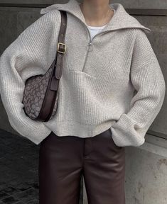 Outfit Minimalista, Cosy Outfit, Chique Outfits, Monica Bellucci, Autumn Outfit, Outfit Inspo Fall, 가을 패션, Casual Style Outfits, Winter Fashion Outfits